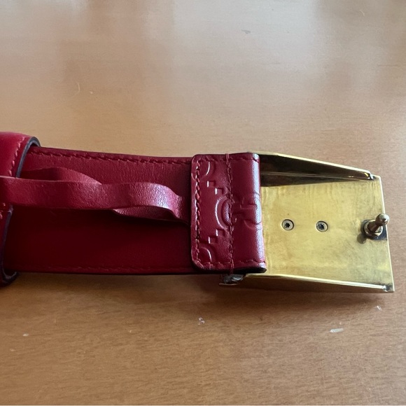 Gucci - logo imprinted red leather belt with gold tiger Buckle - Picture 6 of 7